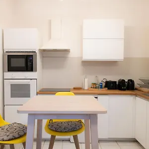 https://suite-du-vieux-lyon-cosy-et-design.hotels-rhonealpes.com